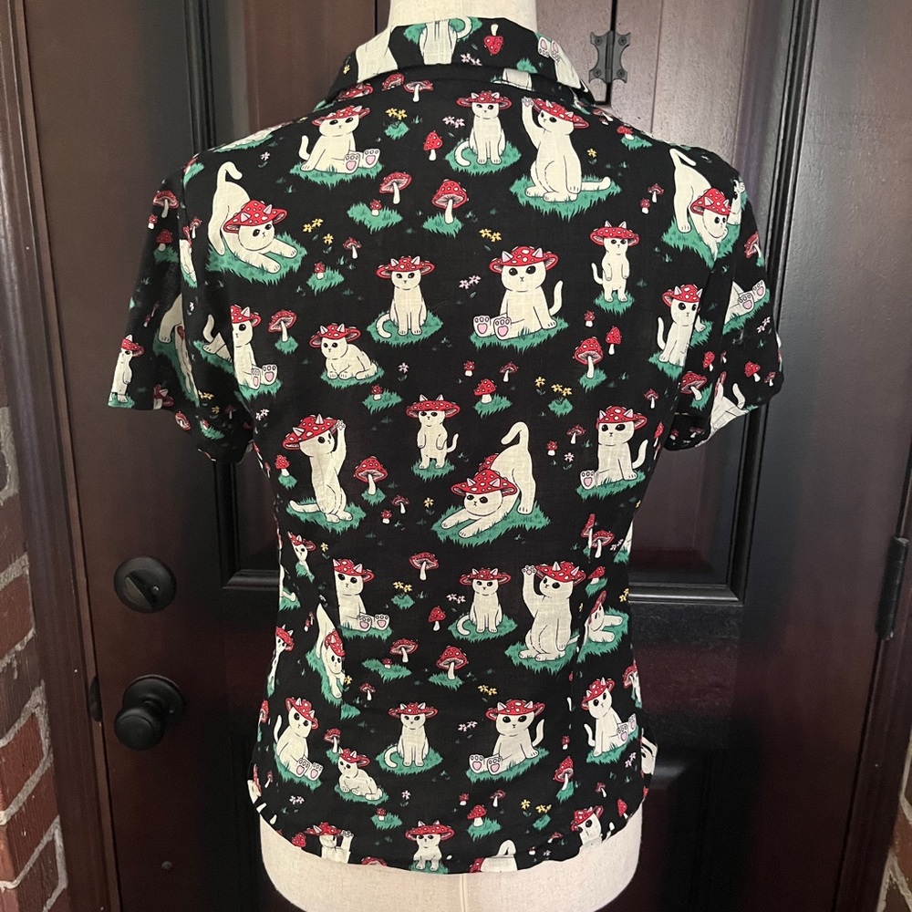 Dangerfield Cat and Mushroom Print Shirt Size 10 - Picture 2 of 7